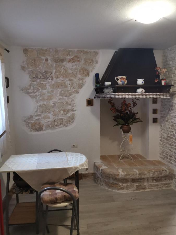 Apartment Giulio - 10Mt To The Beach Rovinj Bagian luar foto