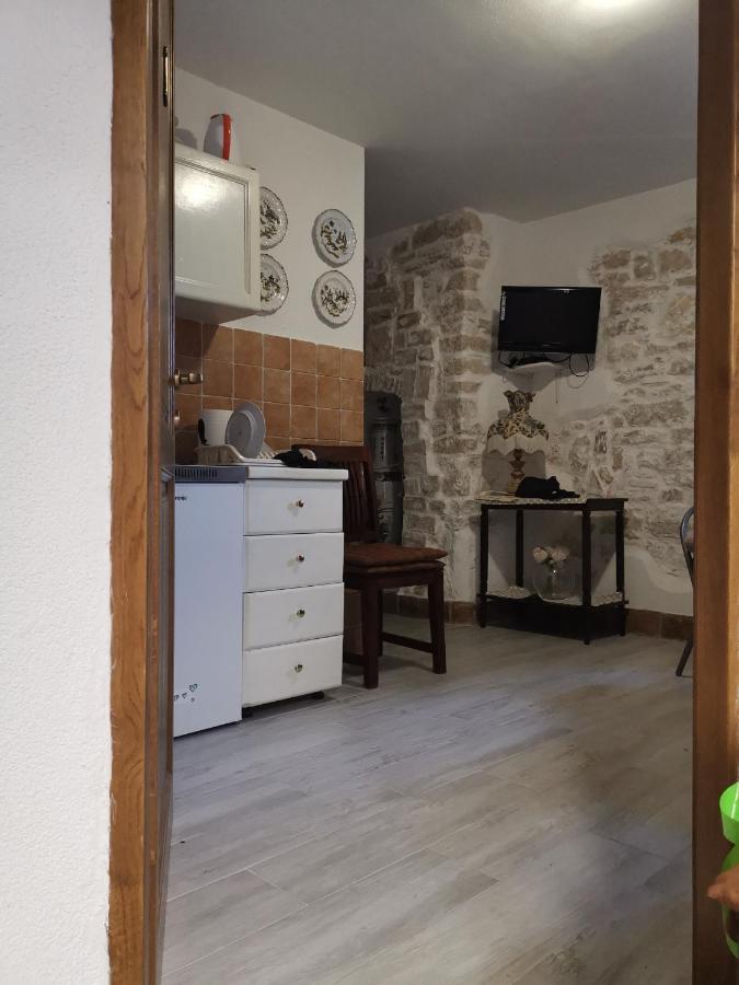 Apartment Giulio - 10Mt To The Beach Rovinj Bagian luar foto