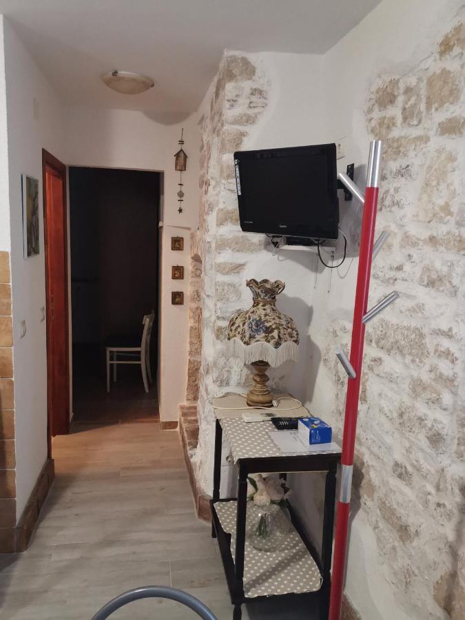 Apartment Giulio - 10Mt To The Beach Rovinj Bagian luar foto