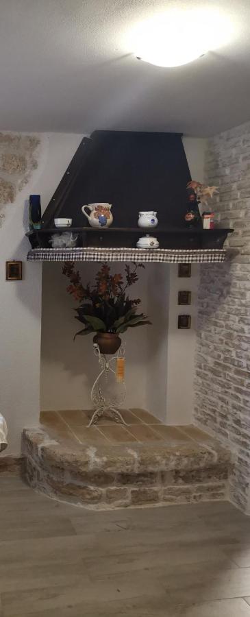 Apartment Giulio - 10Mt To The Beach Rovinj Bagian luar foto